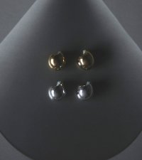ボリュームボールイヤリング　Volume Ball Earring