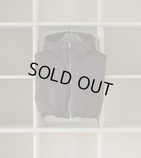 フーデッドダウンべスト　Hooded Down Vest