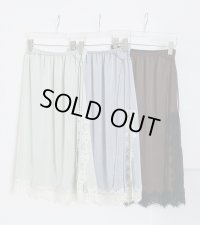 サテンレーススカート　Satin Lace Skirt