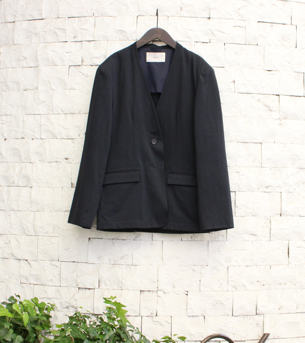 カラーレスコットンサテンジャケット　Collarless Cottonsatin Jacket