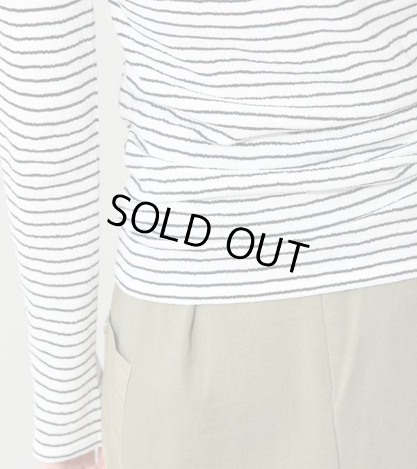 画像9: 30%OFF！ツイストクレープジャージタートルネックプルオーバー《セール商品につき返品不可》