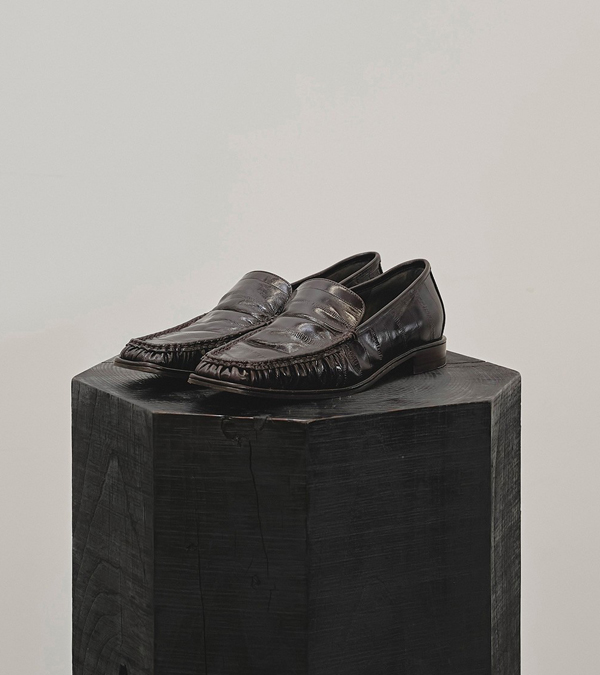画像1: スクエアトゥギャザーローファー　Squaretoe Gather Loafers